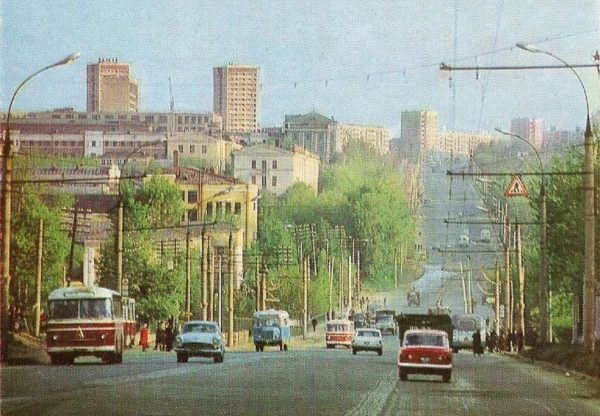 От Арзамасского тракта до Ворошиловского шоссе: как появился и чем знаменит проспект Гагарина