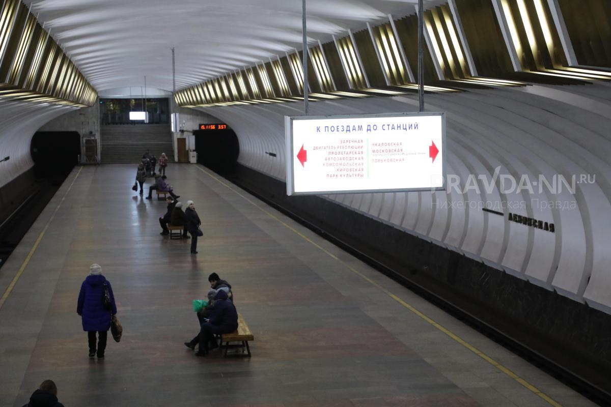 Вандалам грозят штрафы или арест на 15 суток за граффити и разбитые витражи в нижегородском метро