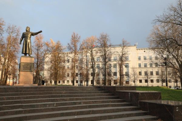 Временный ремонт брусчатки пройдет в Большом сквере на площади Минина и Пожарского