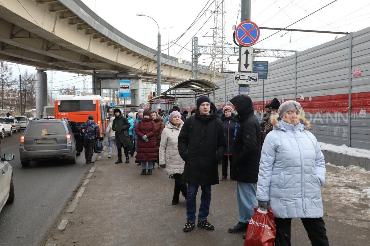 Еще 13 нижегородских водителей лишились премии из-за проезда автобусных остановок