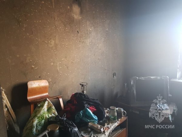 В микрорайоне Мещерское озеро из-за пожара эвакуировали жителей многоэтажки