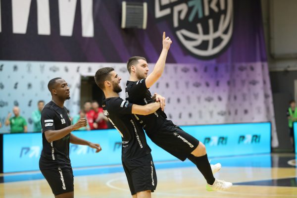 Две ярких победы одержало нижегородское «Торпедо» в чемпионате России по мини-футболу