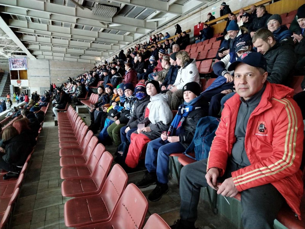 Юные выксунцы посетили игру Молодежной хоккейной лиги в Нижнем Новгороде