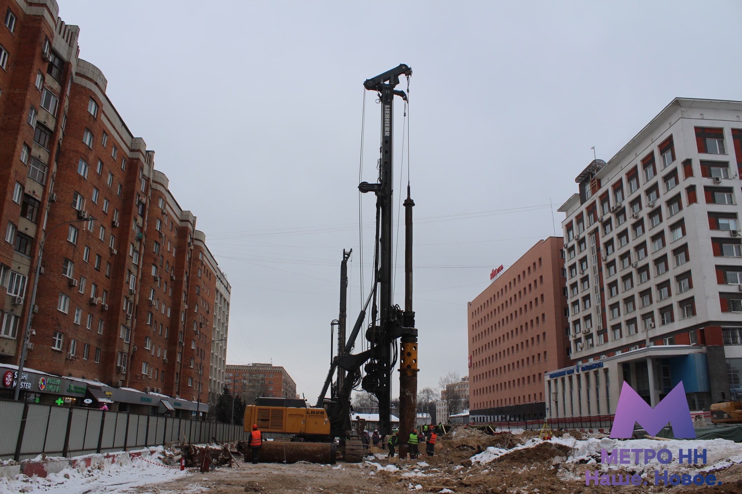 Причину появления трещин в доме на улице Горького рядом со стройплощадкой  метро определит комиссия