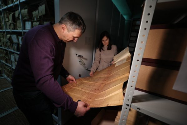 Иван Носков поздравил сотрудников Городского архива с профессиональным праздником