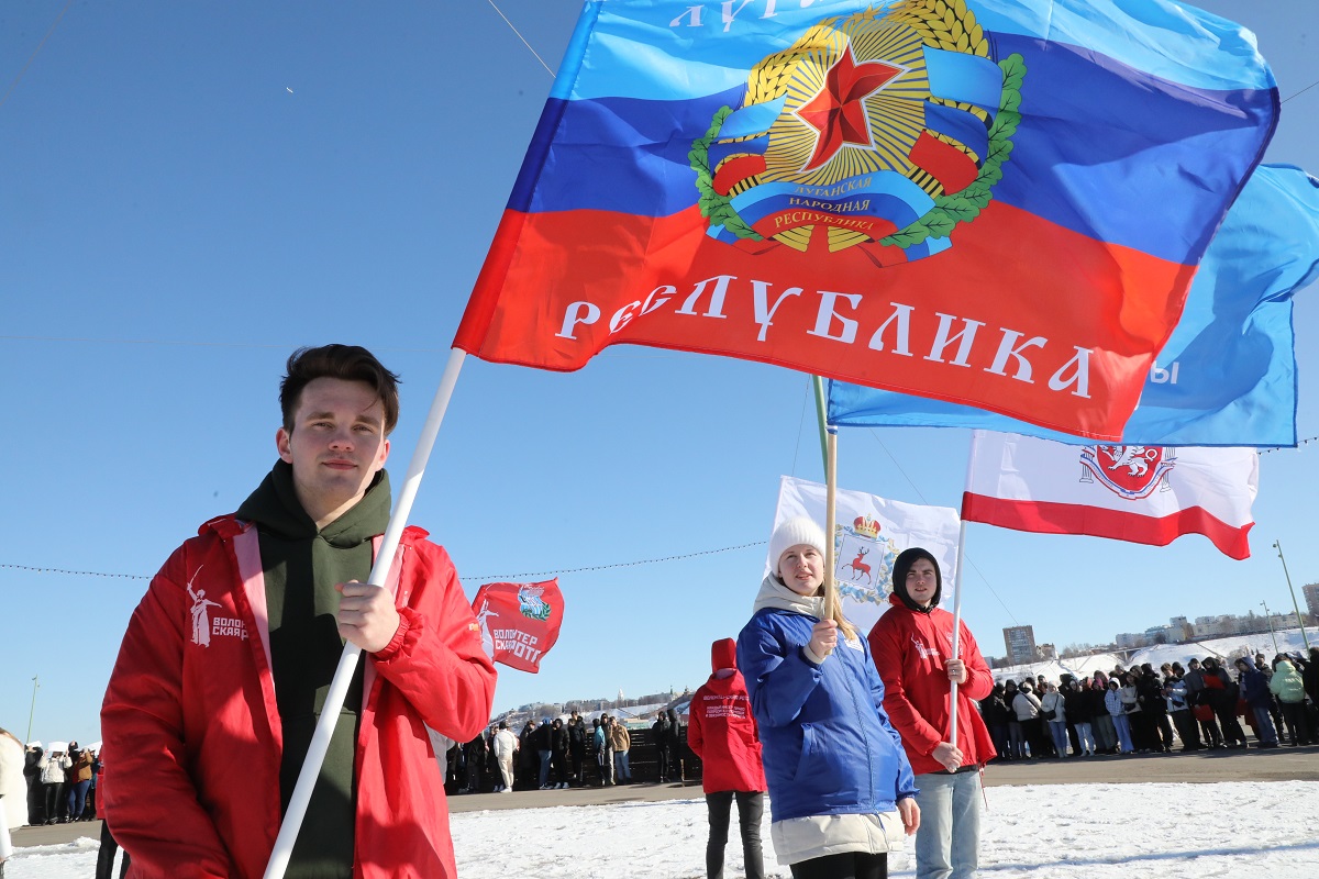 Нижегородцы устроили флешмоб в честь годовщины «Крымской весны»
