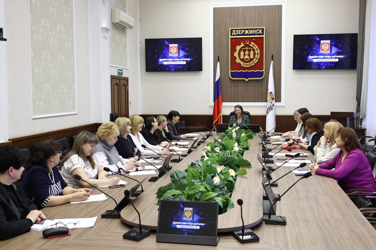 Совет женщин города Дзержинска поддержал фотопроект «Жены Героев»
