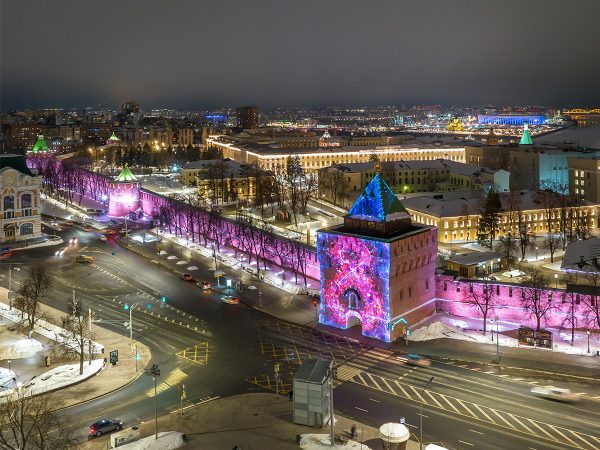 Лица выдающихся нижегородок украсят Дмитриевскую башню Нижегородского кремля в Международный женский день