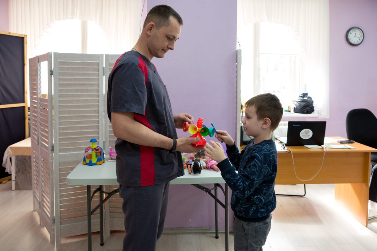 28 детей с ДЦП получили получили консультации столичных медиков в Выксе