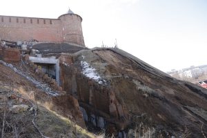 Пустились под откос