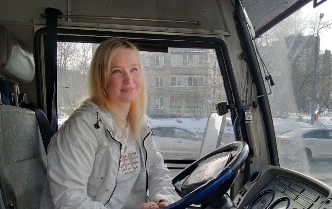«Работа – это мое все»: как педагог начальных классов стала водителем междугороднего автобуса