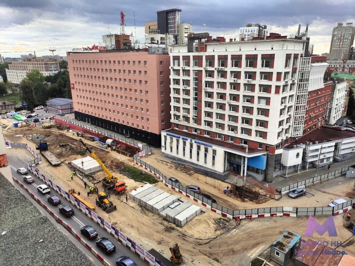 Специалисты повторно обследуют жилье около стройплощадки метро на улице Горького