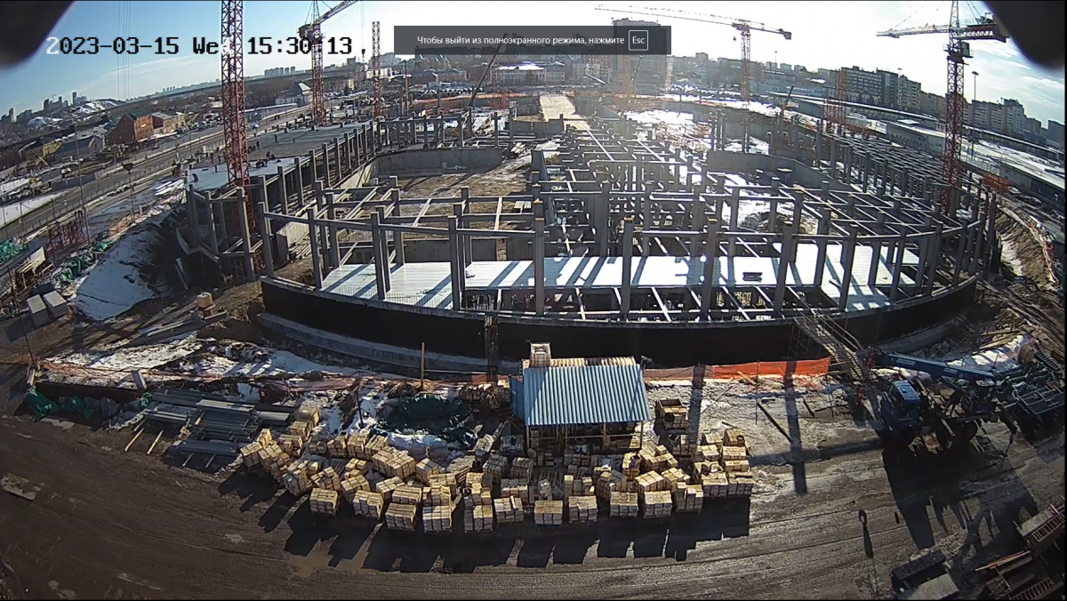 На строительной площадке ледовой арены в Нижнем Новгороде началась заливка плит перекрытий между цоколем и первым этажом