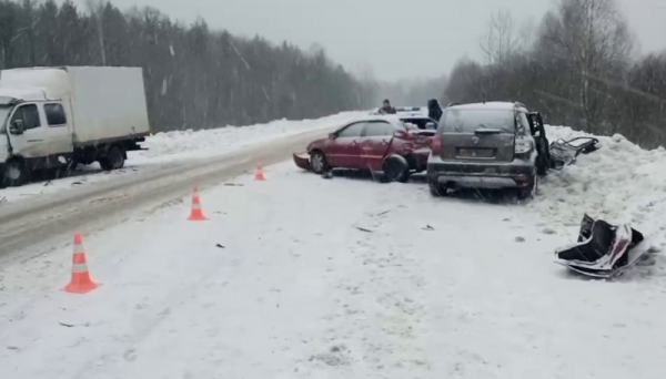 Четыре машины столкнулись на трассе в Чкаловском районе