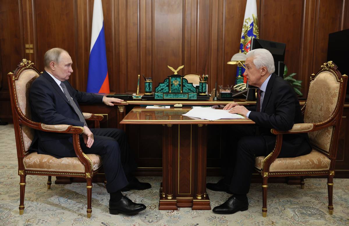 Президент России Владимир Путин встретился с главой фракции партии в Госдуме Владимиром Васильевым