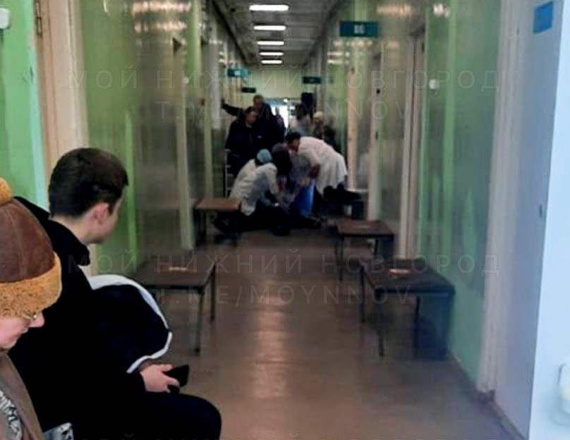 Мужчина умер в коридоре поликлиники №30 в Нижнем Новгороде