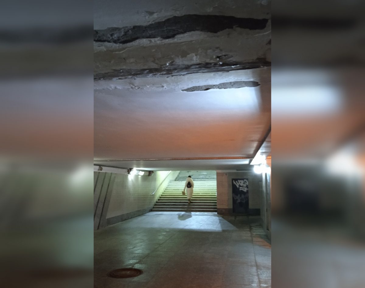 Подрядчик отремонтирует ступени в подземном переходе на площади Лядова