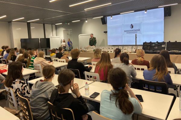 Студенты Мининского университета встретились с участниками СВО