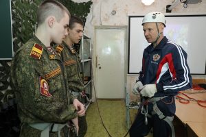 Педагог Нижегородской кадетской школы работает спасателем и учит детей покорять высоты