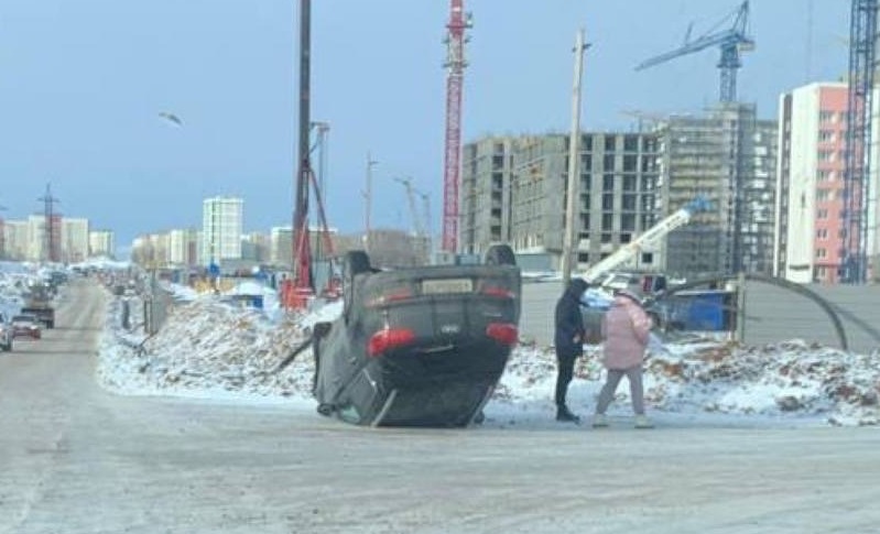 Машина перевернулась на ходу в ЖК «Новая Кузнечиха»