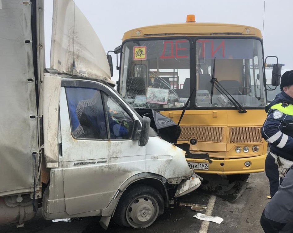 Автобус с детьми попал в ДТП в Кстовском районе