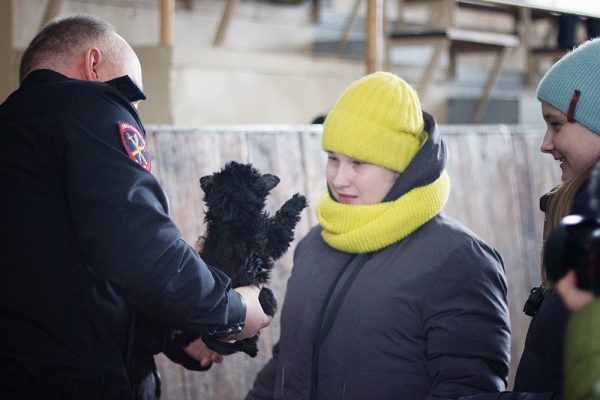 Нижегородские транспортные полицейские исполнили мечту ребенка-инвалида из многодетной семьи