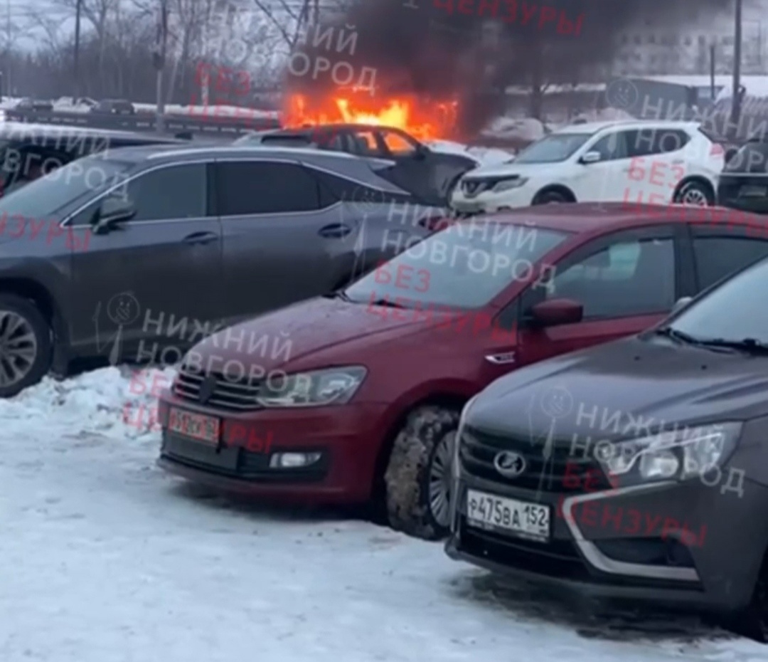 Рейсовый автобус «Нижний Новгород — Кстово» загорелся на улице Ларина вечером 3 марта