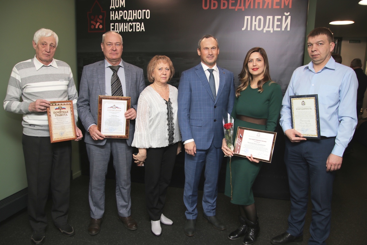 Сотрудники АО «Теплоэнерго» получили награды в честь Дня работников ЖКХ