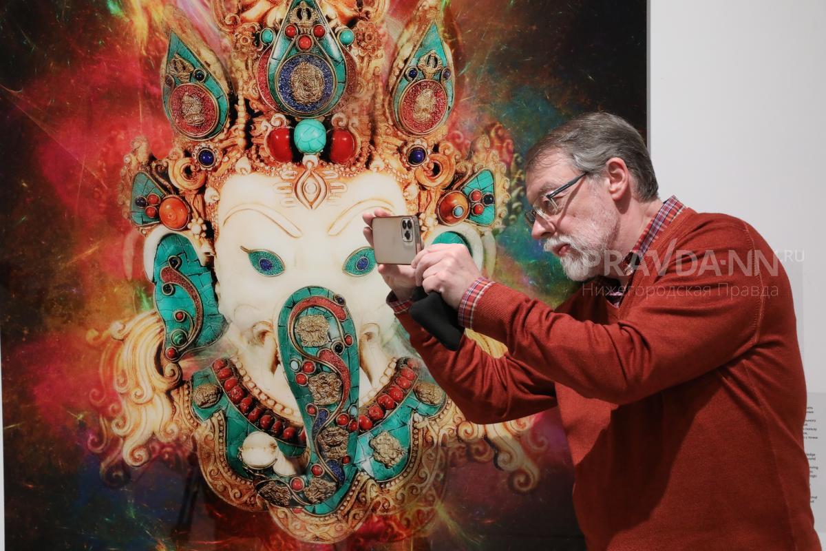 Выставка Ольги Мичи «Лицо божества» в Пакгаузах