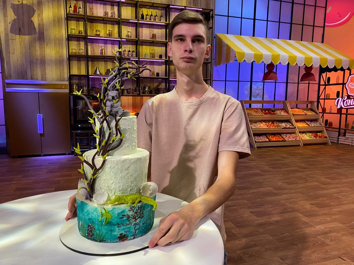 Участник телешоу «Кондитер» из Сарова рассказал, как вез 8‑килограммовый торт в Москву