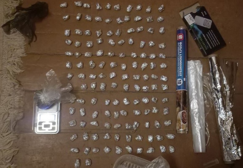 Более 150 свёртков с героином изъяли у сбытчика в Нижнем Новгороде