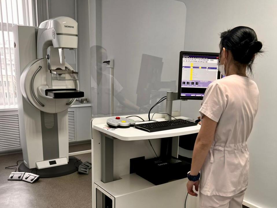 Почти 1,5 тыс исследований проведено на новом маммографе в клиническом диагностическом центре