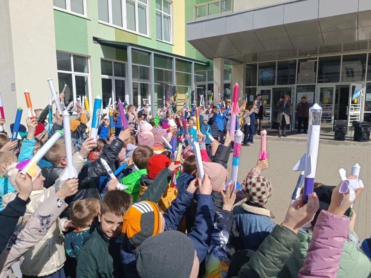350 ракет запустили в небо нижегородские школьники