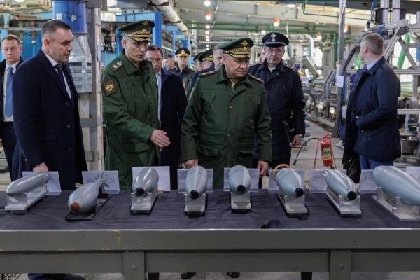 Министр обороны Сергей Шойгу проверил выполнение гособоронзаказа на нижегородских предприятиях