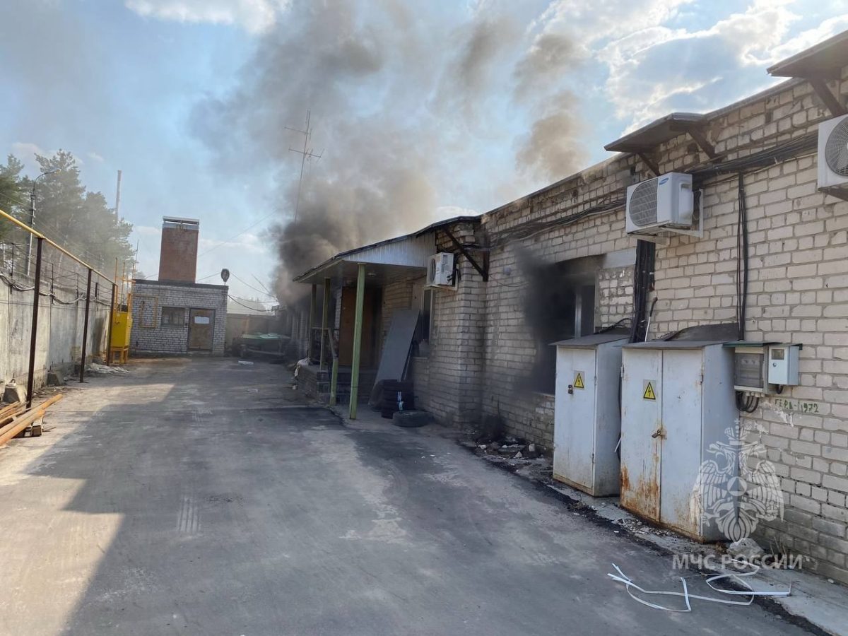 Один человек погиб при пожаре на складе в Дзержинске