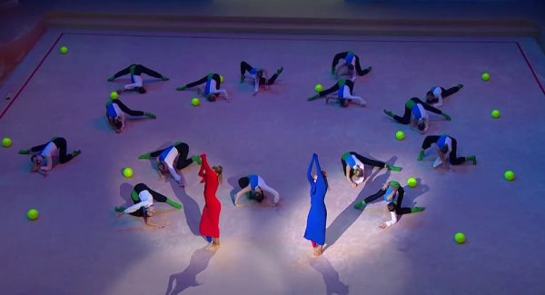 Нижегородские спортсменки Арина и Дина Аверины представили постановку «Русский Авангард»