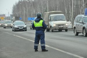 Страх потеряли: полицейский заработал на автоподставах почти два миллиона