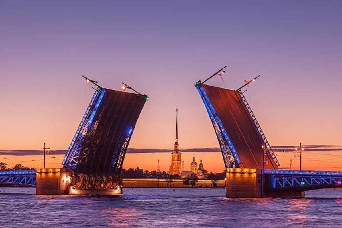 Сезон «Поющих мостов» в Петербурге стартует в дни XVIII международного книжного салона 