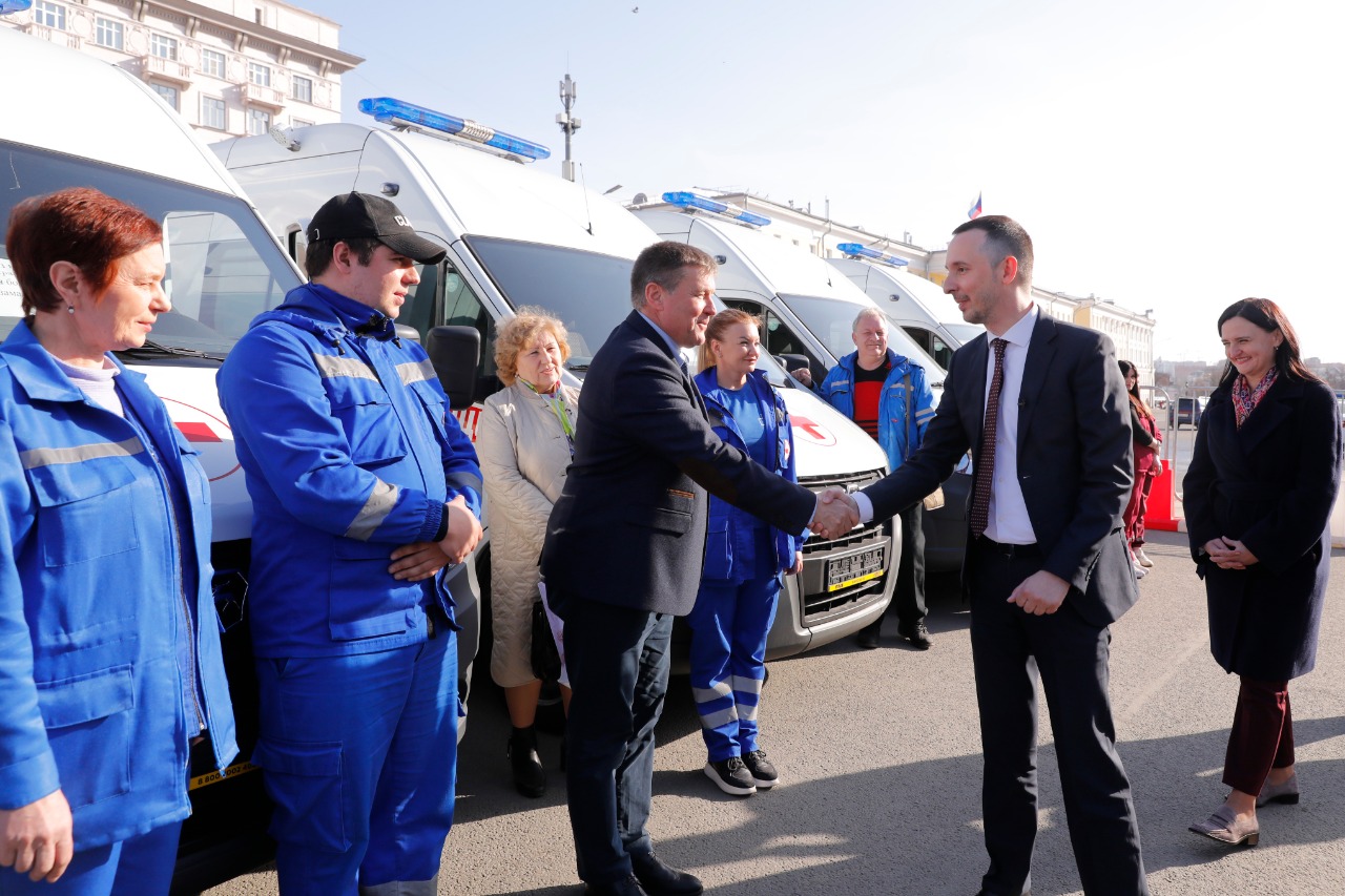 74 новых автомобиля пополнили автопарк службы скорой медицинской помощи  Нижегородской области | Нижегородская правда