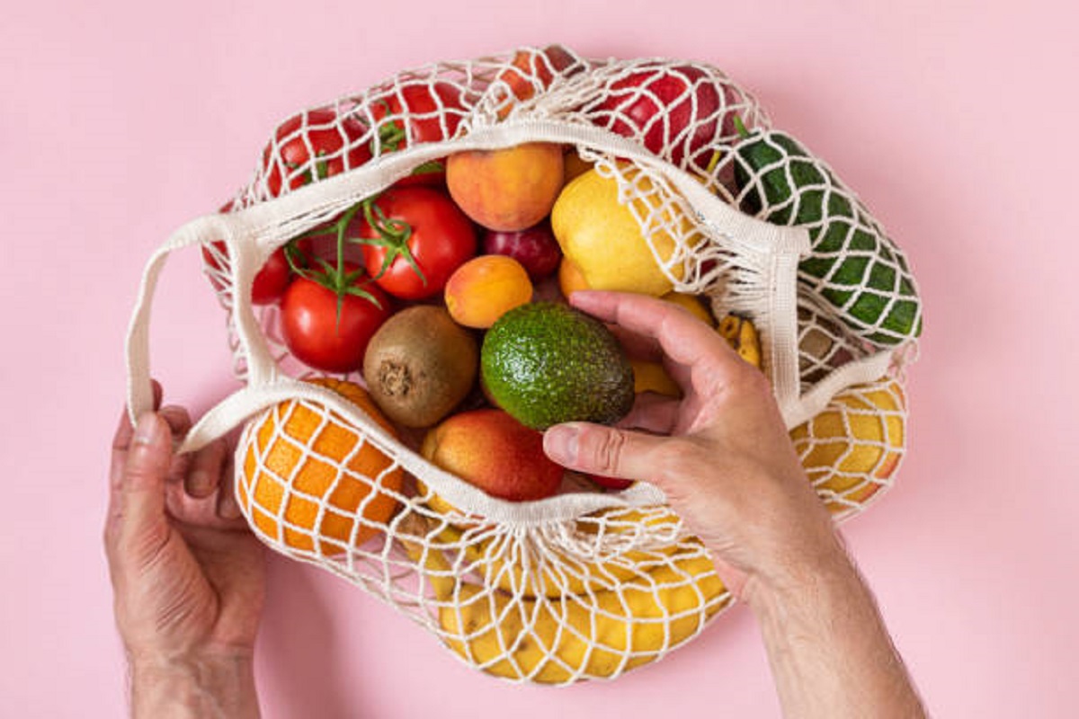 Названы самые полезные фрукты и ягоды для поддержания здоровья весной