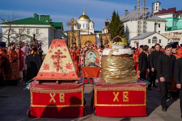 Гигантский кулич вновь испекут на Пасху в Нижнем Новгороде