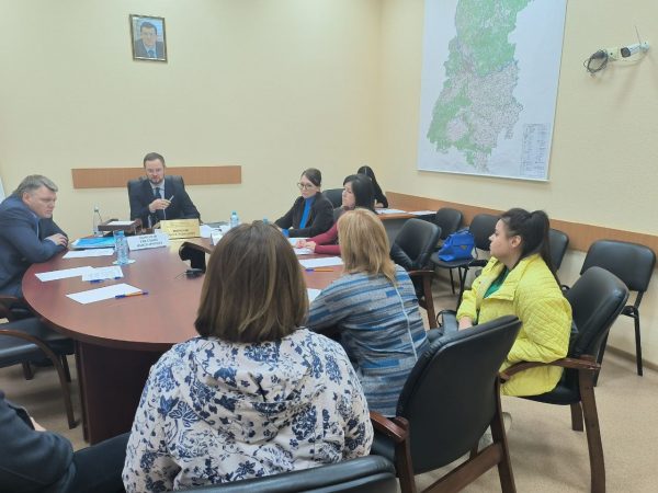 Заместитель губернатора Нижегородской области Сергей Морозов встретился с дольщиками ЖК «Дом на Горького»