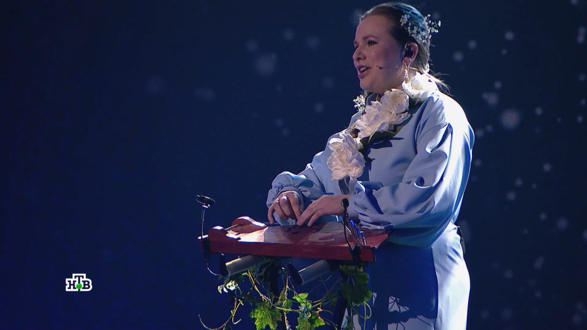 Екатерина Бурдаева из Ветлуги сыграла на гуслях на шоу «Страна талантов»