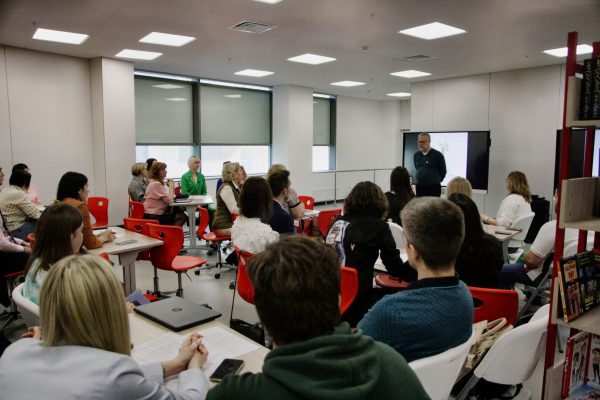 60 педагогов из разных регионов России принимают участие в форуме «Педагогические каникулы» в «Школе 800»