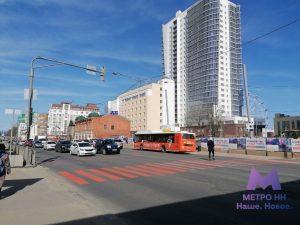Безопасный переход обустроили у стройплощадки метро «Сенная»