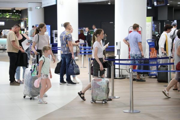 Более 53 тысяч детей стали пассажирами нижегородского аэропорта за лето