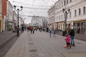 Плитку на Большой Покровской отремонтируют одновременно с заменой ливневок