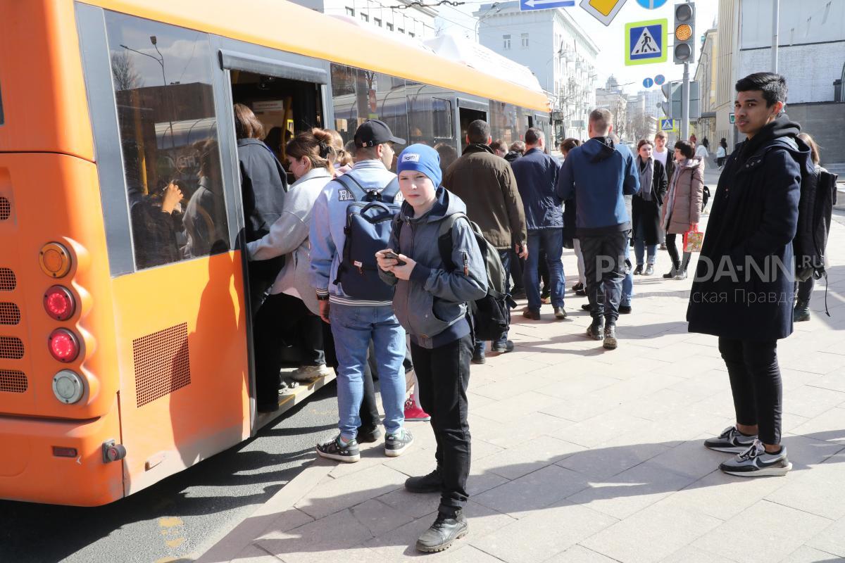Перебои в расписании 8 автобусов ожидаются из-за ремонта на улице Сергея Акимова