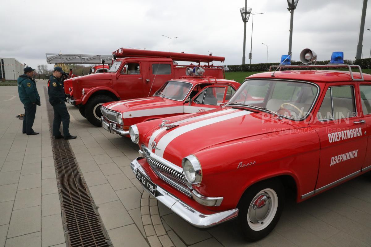 Выставка пожарных ретроавтомобилей на Нижегородской ярмарке