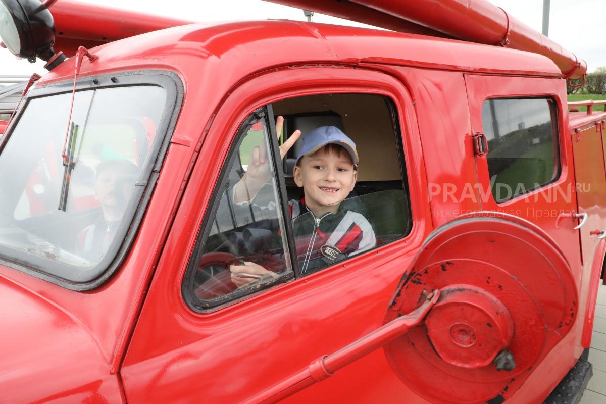 Красные машины: опубликованы фото пожарной ретротехники с выставки на Нижегородской ярмарке